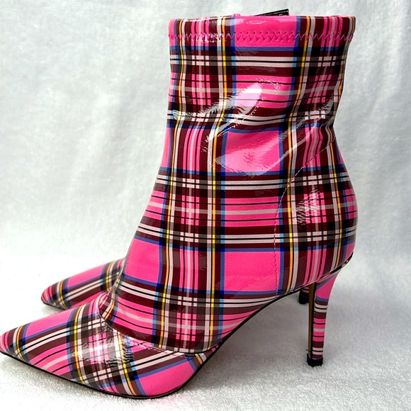 Jessica Simpson, patent leather booties, inside ankle zipper - Picture 3 of 5